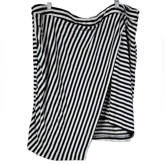 Cato 26/28 Black & White Striped Asymmetrical Hem Stretch Knit Pencil Skirt 4X - Picture 1 of 8